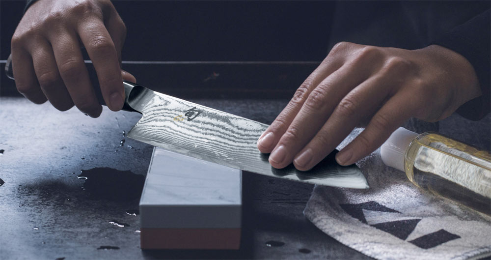 Guida all'affilatura dei coltelli: come ottenere una lama perfettamente affilata